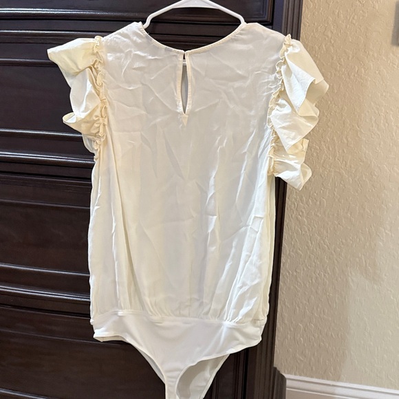 Express Cream Ruffled Bodysuit - Picture 3 of 3
